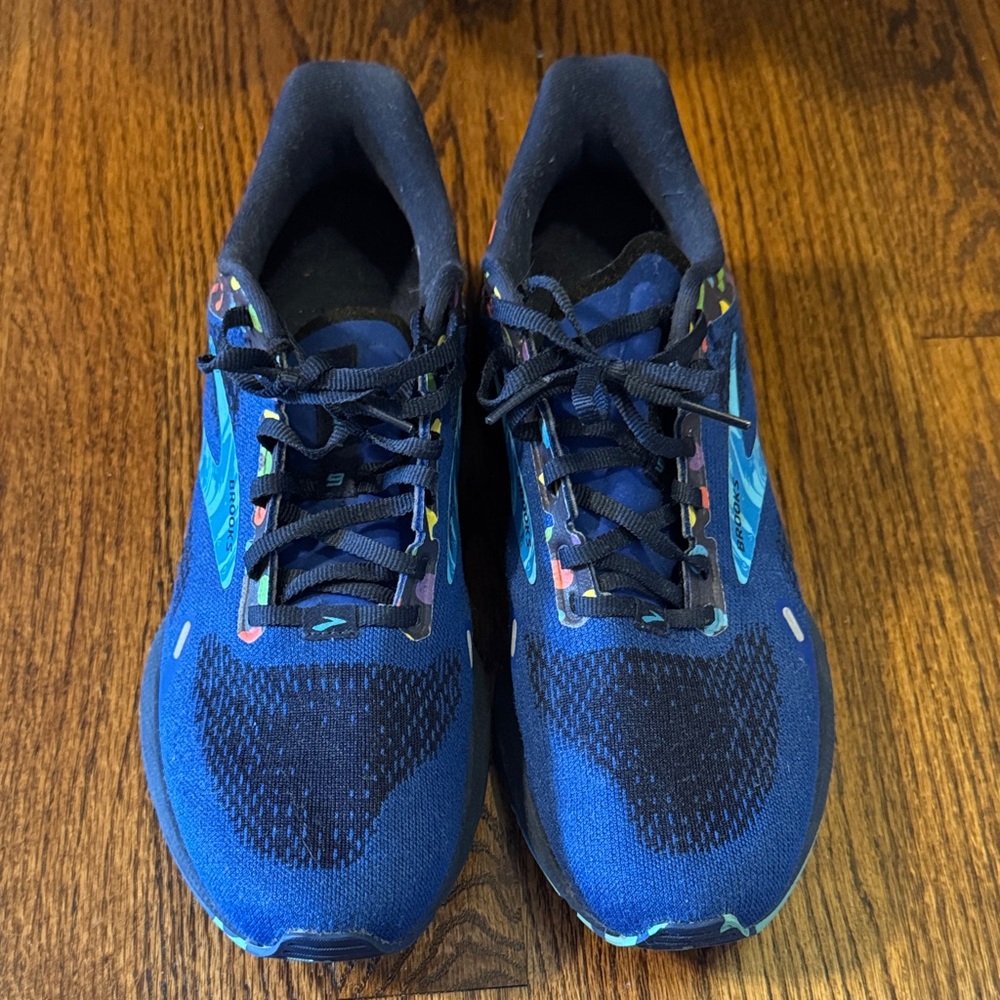 Brooks Women’s Launch 9 (size 9)